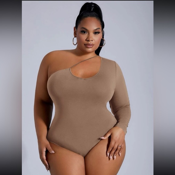 One shoulder strap detail bodysuit - Picture 4 of 5